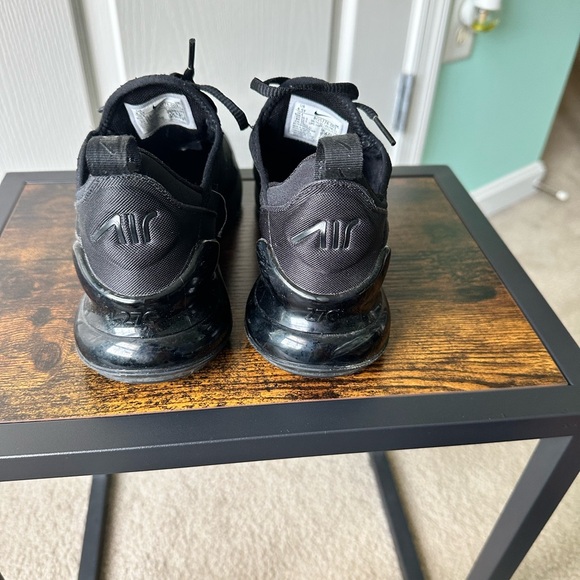 Nike Air Max 270 . 4.5 on boys . 6.5 in women - Picture 3 of 9